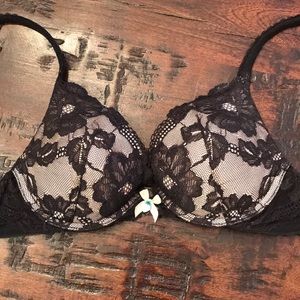 Victoria's Secret Body By Victoria Lace Bra